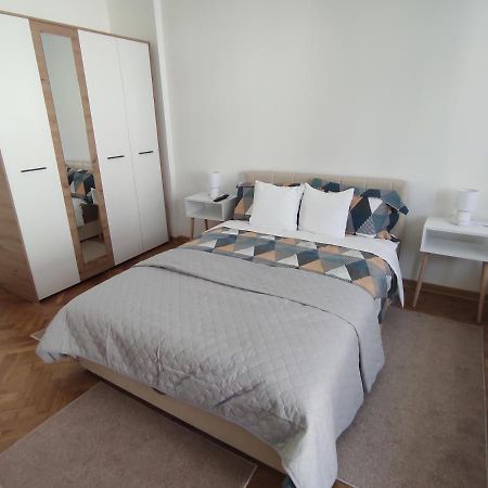 Apartman Nicolas Belgrado Exterior foto