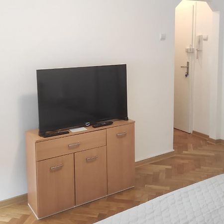 Apartman Nicolas Belgrado Exterior foto