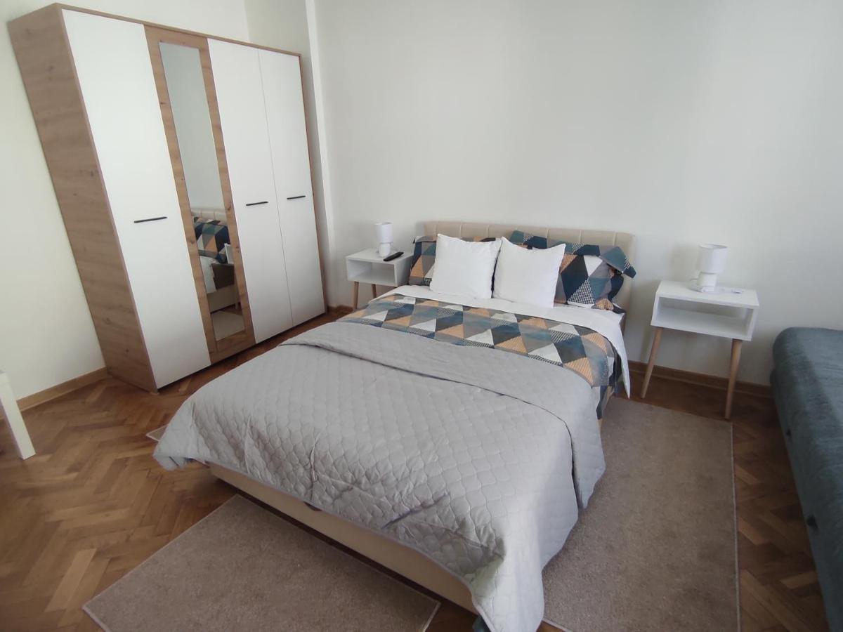 Apartman Nicolas Belgrado Exterior foto